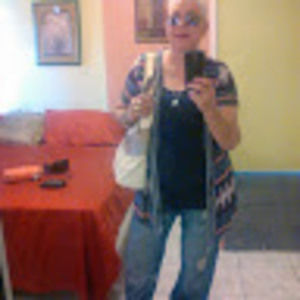 Meet your Posher, Celia maría